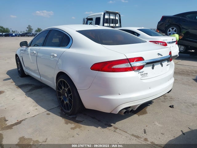 2012 JAGUAR XF SAJWA0HE7CMS53144 Photo 2
