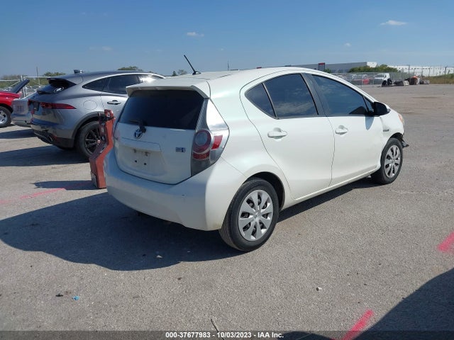 Toyota Prius C One/three/two/four 2014 JTDKDTB38E1076105 Image 4