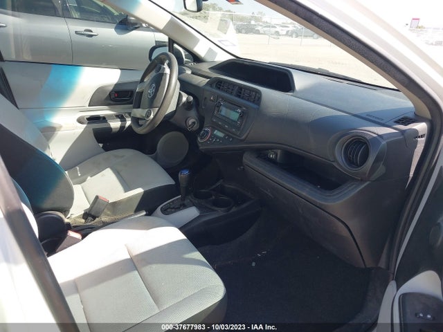 Toyota Prius C One/three/two/four 2014 JTDKDTB38E1076105 Image 5