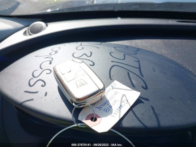 2017 JAGUAR XE SAJAD4BG2HA964424 Photo 10