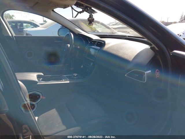 2017 JAGUAR XE SAJAD4BG2HA964424 Photo 4