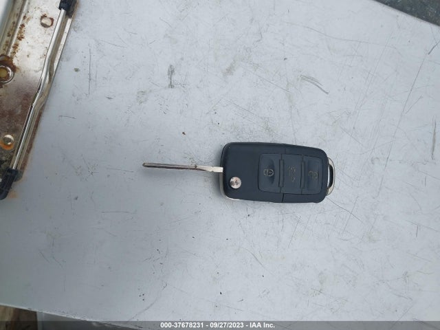 2010 VOLKSWAGEN JETTA SEDAN TDI VIN: 3VWAL7AJ1AM047268