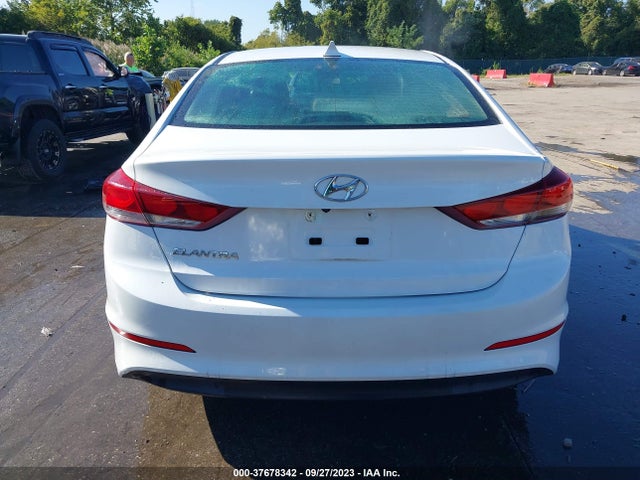 Hyundai ELANTRA SEL 2018 5NPD84LF0JH245287 Image 15