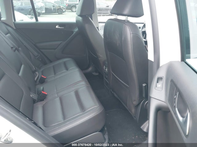 WVGBV7AX8FW501220 Volkswagen TIGUAN SE