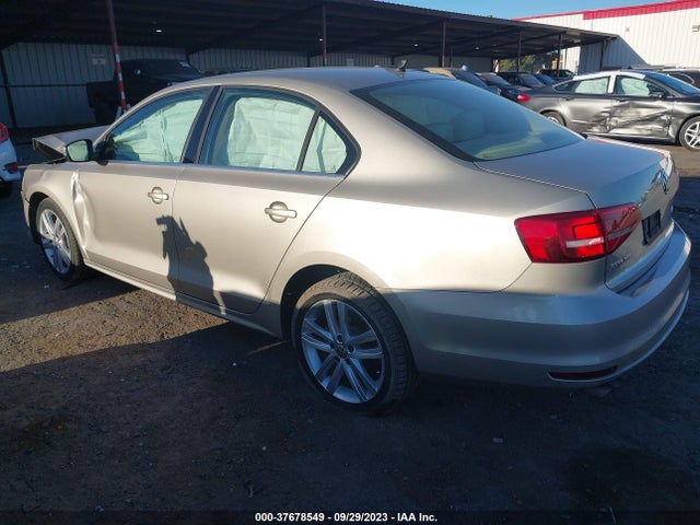 3VWLA7AJ1FM414837 Volkswagen Jetta Sedan 2.0l Tdi Sel