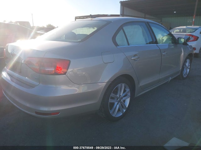 3VWLA7AJ1FM414837 Volkswagen Jetta Sedan 2.0l Tdi Sel