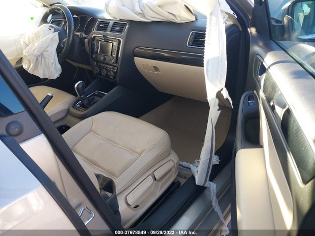 3VWLA7AJ1FM414837 Volkswagen Jetta Sedan 2.0l Tdi Sel