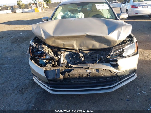 3VWLA7AJ1FM414837 Volkswagen Jetta Sedan 2.0l Tdi Sel