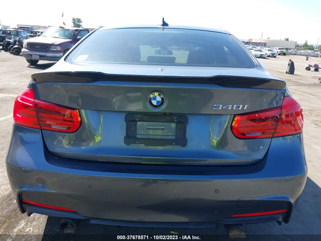 BMW 3 Series 340i 2018 WBA8B3G52JNV00839 Image 17