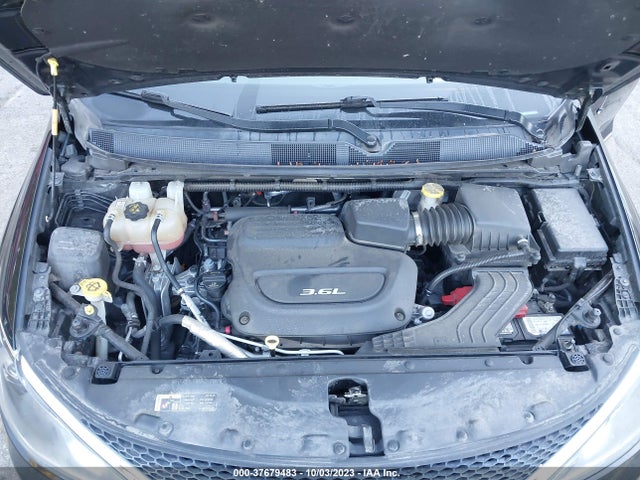 2017 Chrysler Pacifica Touring-l მანქანა იყიდება აუქციონზე, vin: 2C4RC1BG8HR734515, აუქციონის ნომერი: 37679483