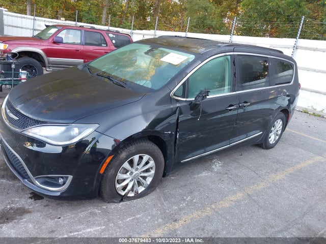 2017 Chrysler Pacifica Touring-l მანქანა იყიდება აუქციონზე, vin: 2C4RC1BG8HR734515, აუქციონის ნომერი: 37679483
