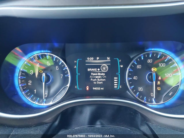 2017 Chrysler Pacifica Touring-l მანქანა იყიდება აუქციონზე, vin: 2C4RC1BG8HR734515, აუქციონის ნომერი: 37679483