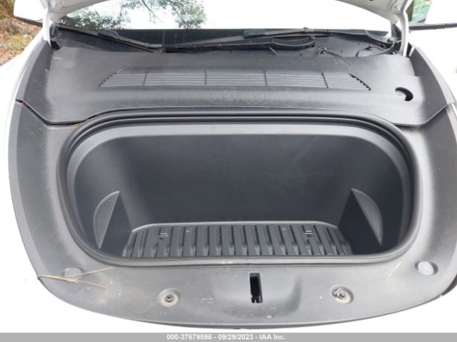 7SAYGDEF8NF415677 Tesla Model Y Performance