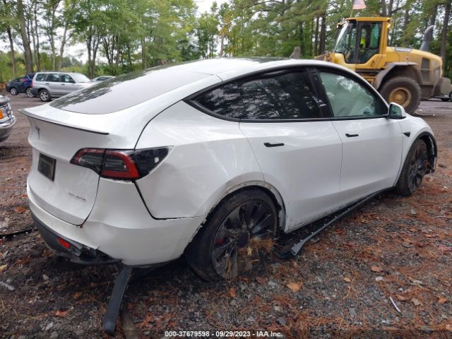 7SAYGDEF8NF415677 Tesla Model Y Performance
