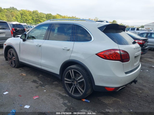 2012 PORSCHE CAYENNE WP1AA2A23CLA11573 Photo 2