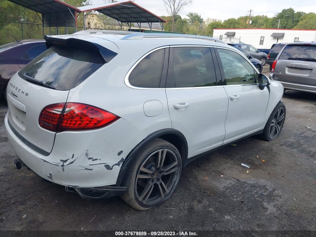 2012 PORSCHE CAYENNE WP1AA2A23CLA11573 Photo 3