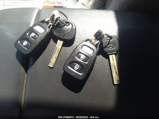 2014 HYUNDAI SONATA GLS VIN: 5NPEB4AC9EH940940