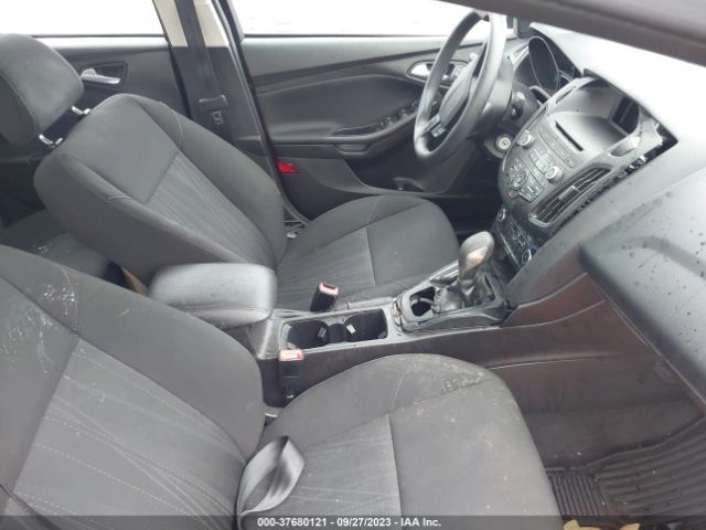 1FADP3F2XHL252961 Ford FOCUS SE