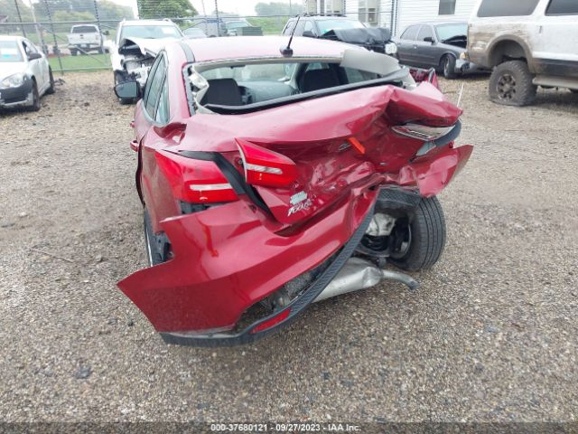 1FADP3F2XHL252961 Ford FOCUS SE