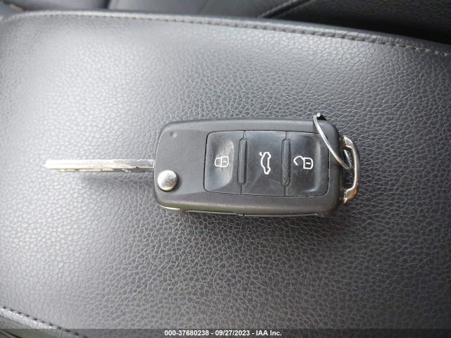 3VWL07AJ6GM247637 Volkswagen Jetta Sedan 1.8t Sel
