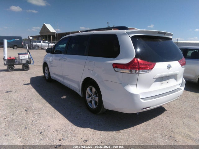 2013 TOYOTA SIENNA LE V6 8 PASSENGER VIN: 5TDKK3DC9DS401686