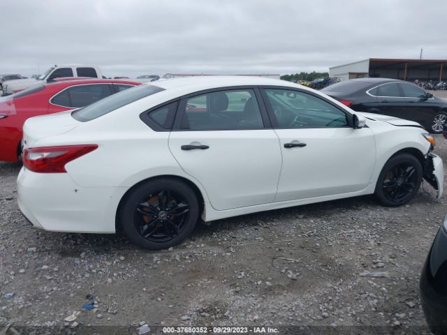 1N4AL3AP3JC165264 Nissan Altima 2.5 Sl