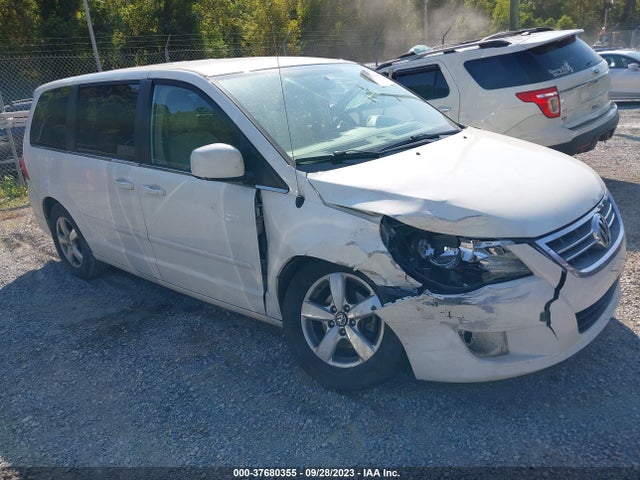 2010 VOLKSWAGEN ROUTAN 2V4RW3D1XAR295096 Photo 0
