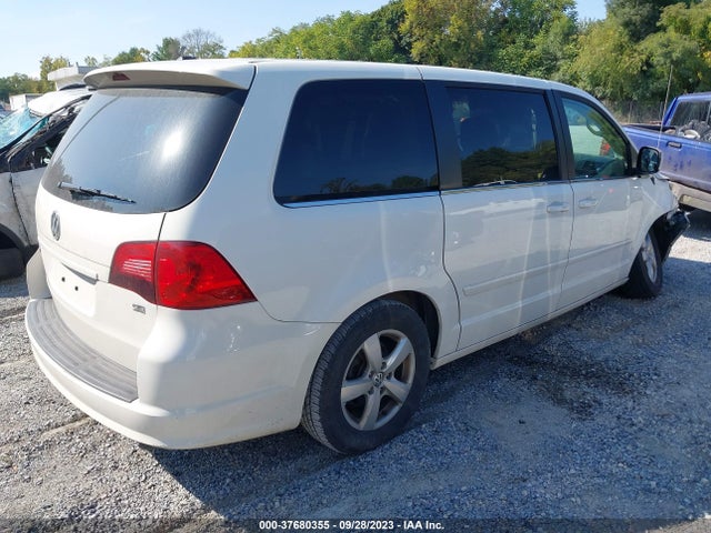 2010 VOLKSWAGEN ROUTAN 2V4RW3D1XAR295096 Photo 3