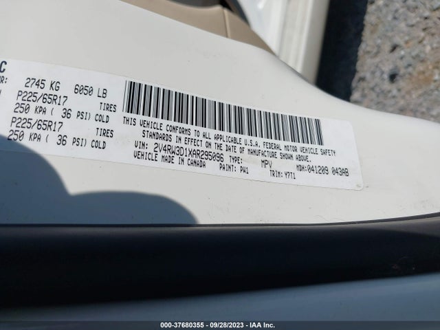 2010 VOLKSWAGEN ROUTAN 2V4RW3D1XAR295096 Photo 8
