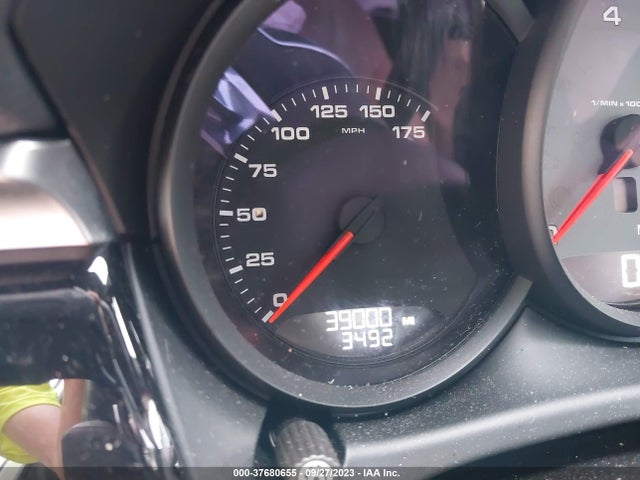 WP1AB2A5XLLB33709 Porsche MACAN S