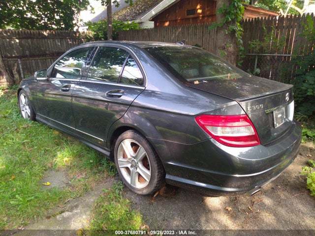 2010 MERCEDES-BENZ C-CLASS WDDGF8BB7AF444197 Photo 2