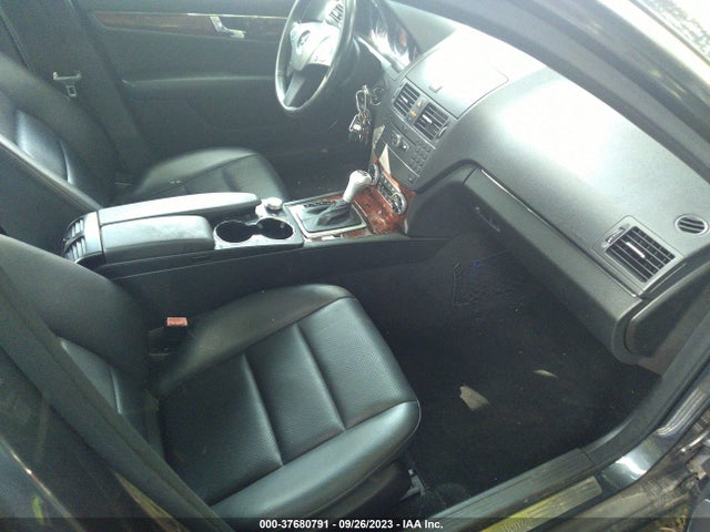 2010 MERCEDES-BENZ C-CLASS WDDGF8BB7AF444197 Photo 4