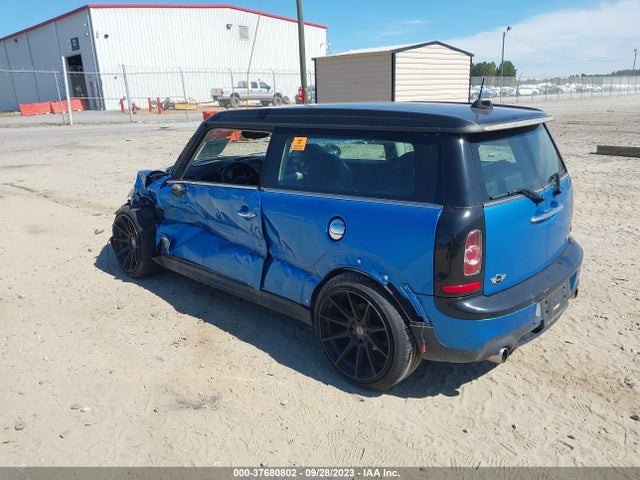 2011 MINI COOPER S CLUBMAN WMWZG3C57BTY30081 Photo 2