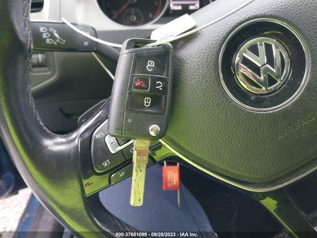 3VW217AU8GM021165 Volkswagen Golf Tsi S W/sunroof