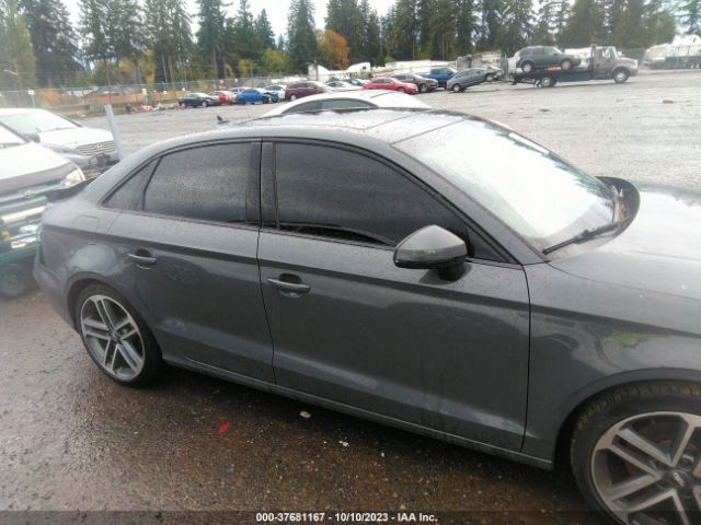 WAUAUGFF2KA121071 Audi A3 40 Premium/40 Titanium Premium