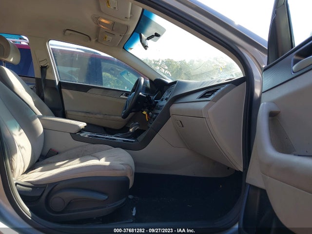 2015 HYUNDAI SONATA SE VIN: 5NPE24AF0FH104204
