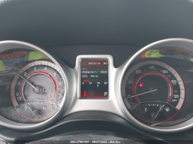 3C4PDCAB9JT216812 Dodge JOURNEY SE