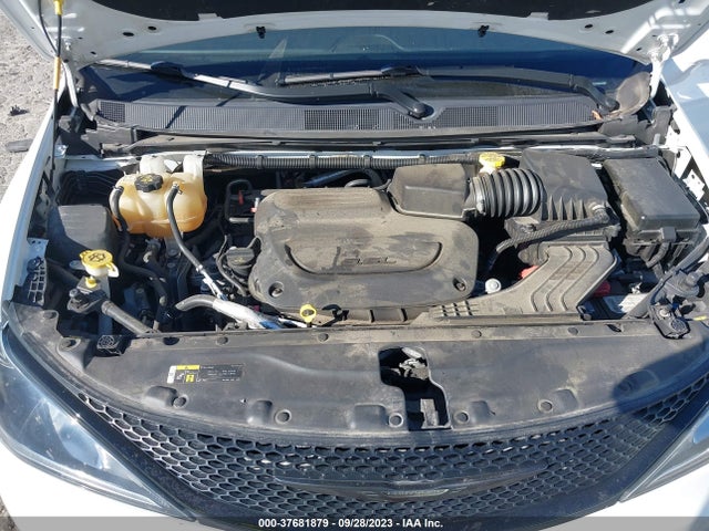 Chrysler Pacifica Limited 2019 2C4RC1GG7KR617637 Image 10