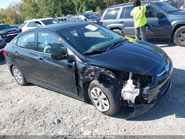 2016 KMHCT4AE5GU137844 zdjęcie główne