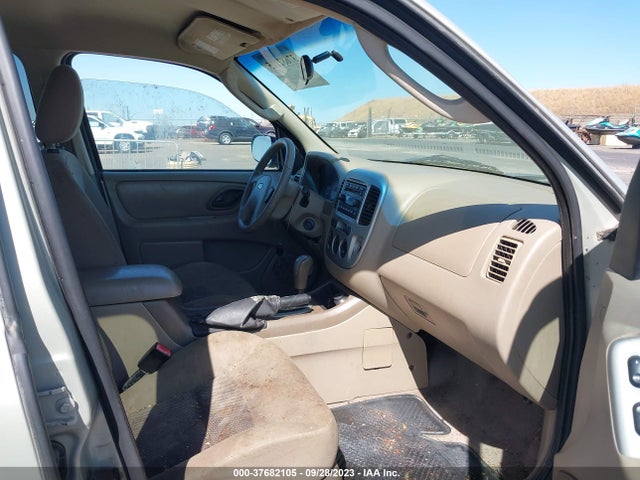 2005 FORD ESCAPE XLT VIN: 1FMYU93115KB27119