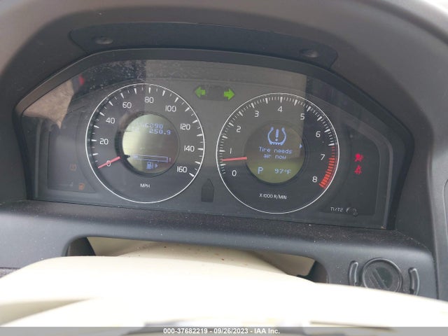 2011 VOLVO XC60 3.2L VIN: YV4952DL0B2167732
