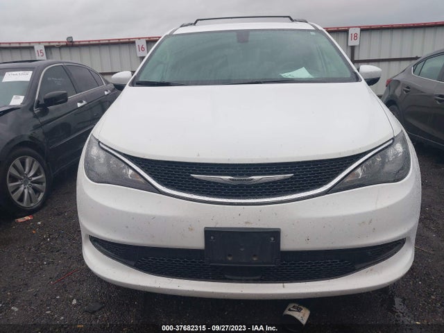 2C4RC1DG6MR546440 Chrysler Voyager Lxi