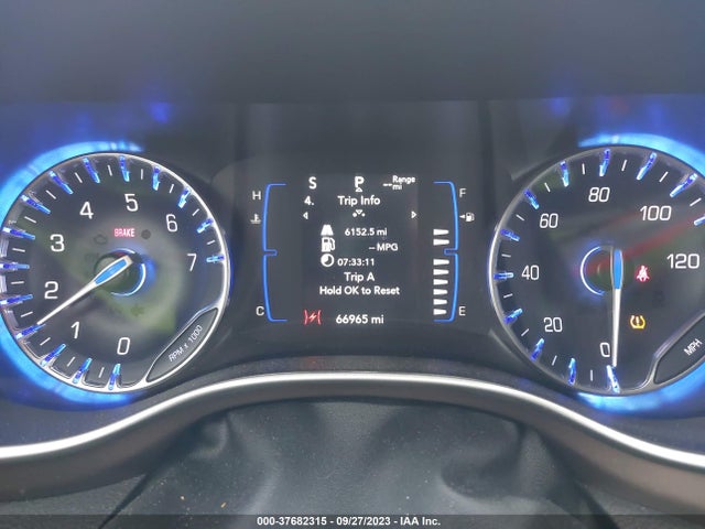 2C4RC1DG6MR546440 Chrysler Voyager Lxi