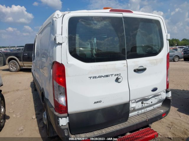 1FTBR2Y81NKA05305 Ford TRANSIT CARGO VAN
