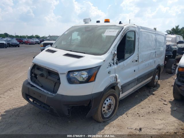 1FTBR2Y81NKA05305 Ford TRANSIT CARGO VAN