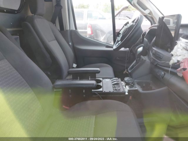 1FTBR2Y81NKA05305 Ford TRANSIT CARGO VAN