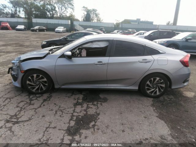 2HGFC2F71JH556382 Honda Civic Sedan Ex