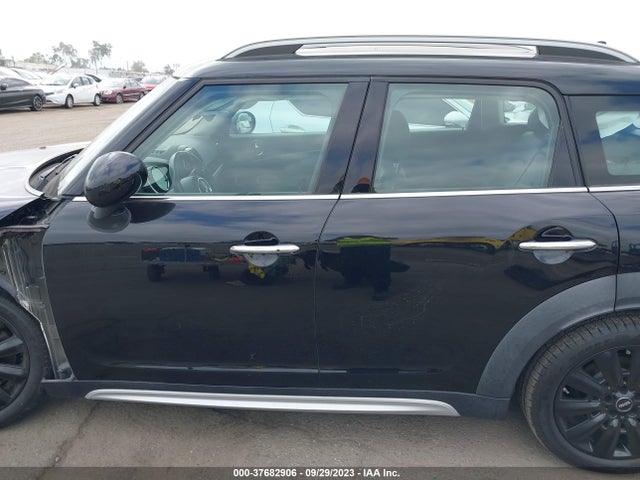 Mini Countryman Cooper S 2019 WMZYT3C50K3E94531 Image 14