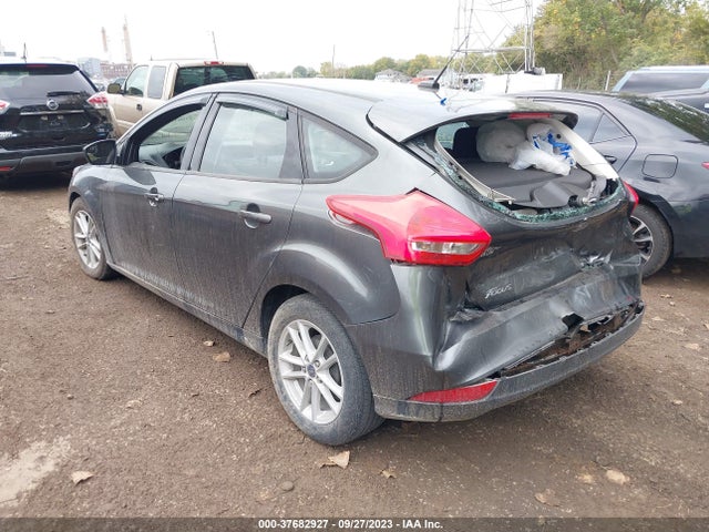Ford FOCUS SE 2018 1FADP3K26JL231374 Image 3