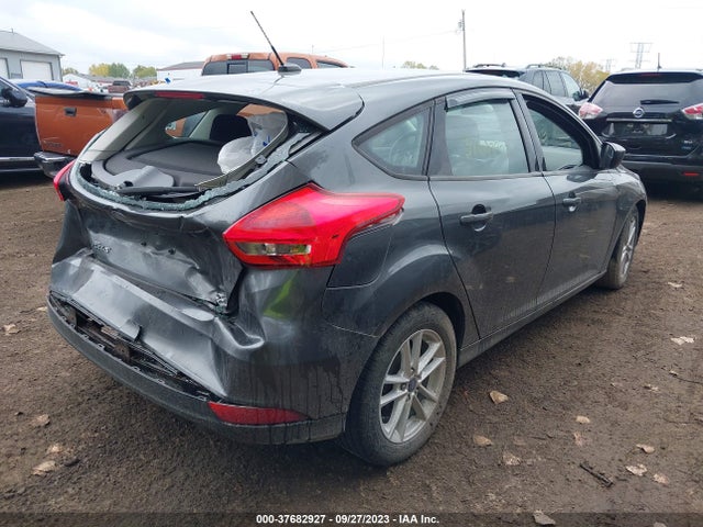 Ford FOCUS SE 2018 1FADP3K26JL231374 Image 4